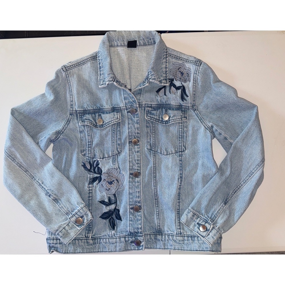 Tinsel Town Denim Jacket Womens Large Light Blue Floral Embroidered Trucker